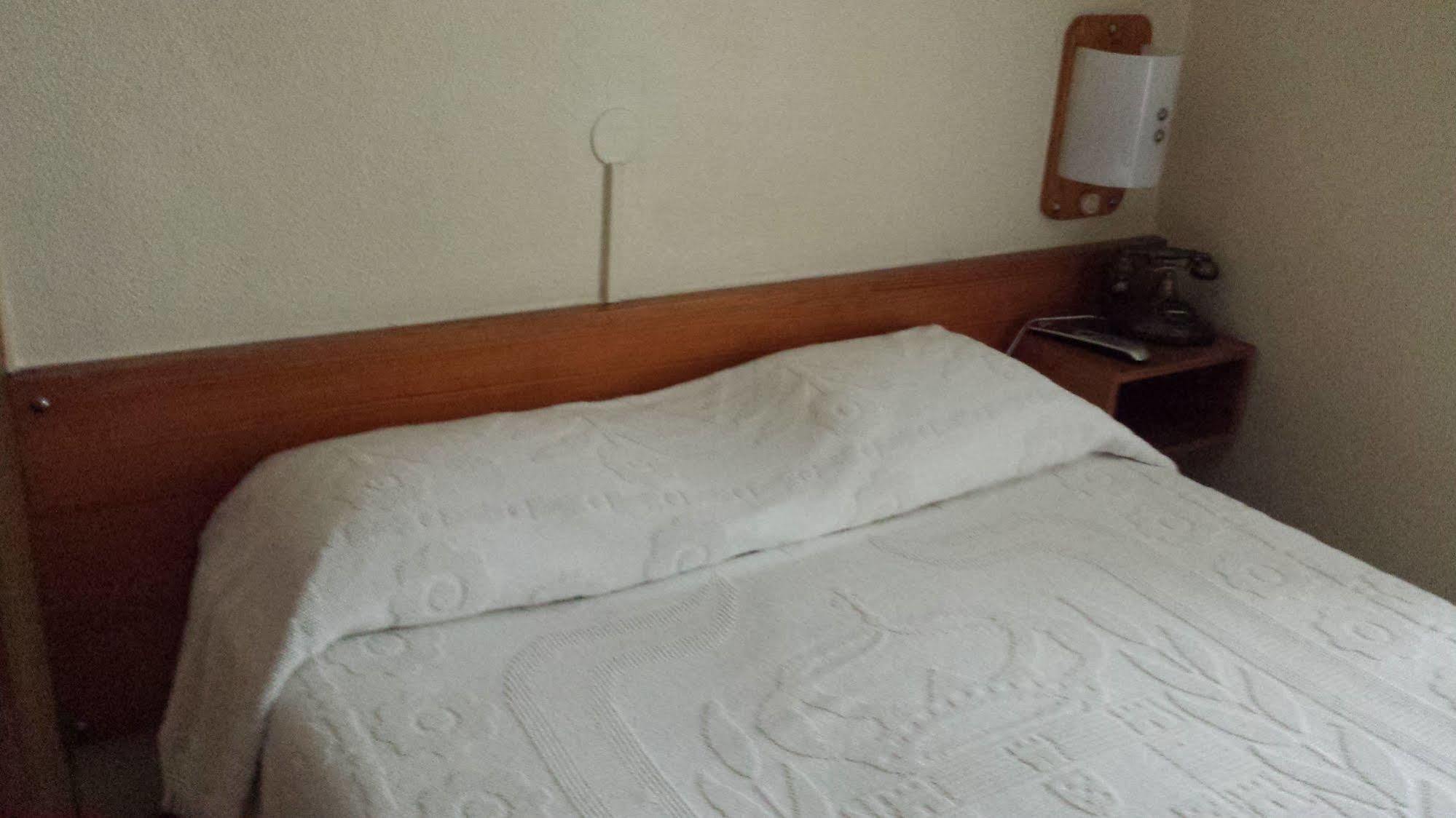 Pensao Residencial Flor Dos Cavaleiros 2* Lissabon